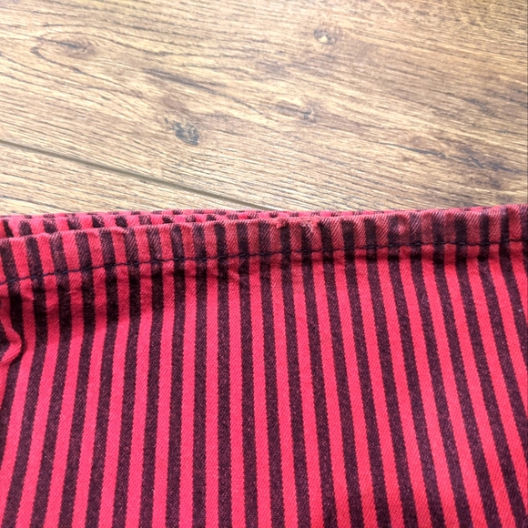 Nine Planet Vintage Y2K low rise flared red and black pinstripe jeans size 9 - Picture 9 of 9